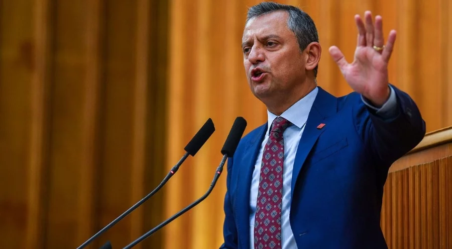 Özel'den Erdoğan'a Maduro mesajı: "Muhtaç hissettiğin Trump'tan çekiniyorsun"