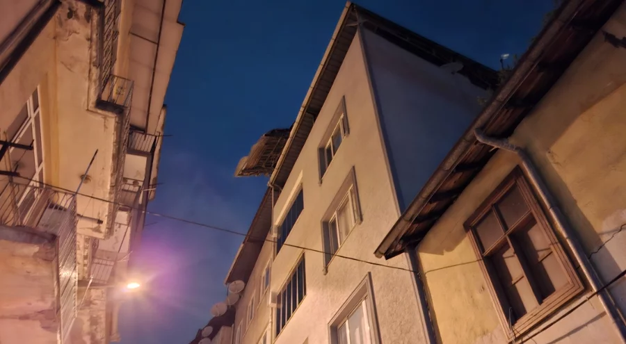 Bursa'da itfaiye ve zabıtadan çatı nöbeti