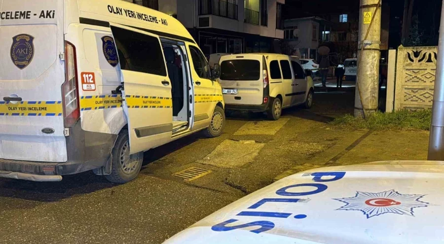 Sokak ortasında silahla vurulmuş halde bulunan bir kişi yaşamını yitirdi