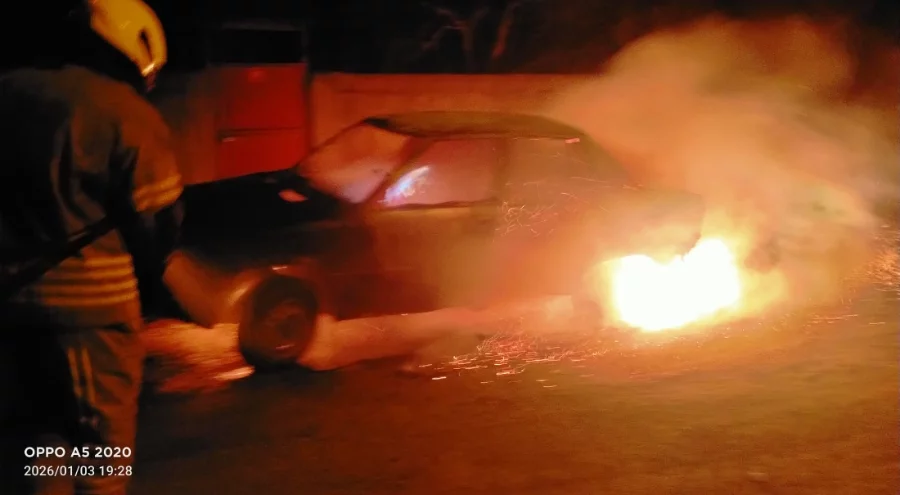 Balıkesir'de araç yangınına müdahale edildi