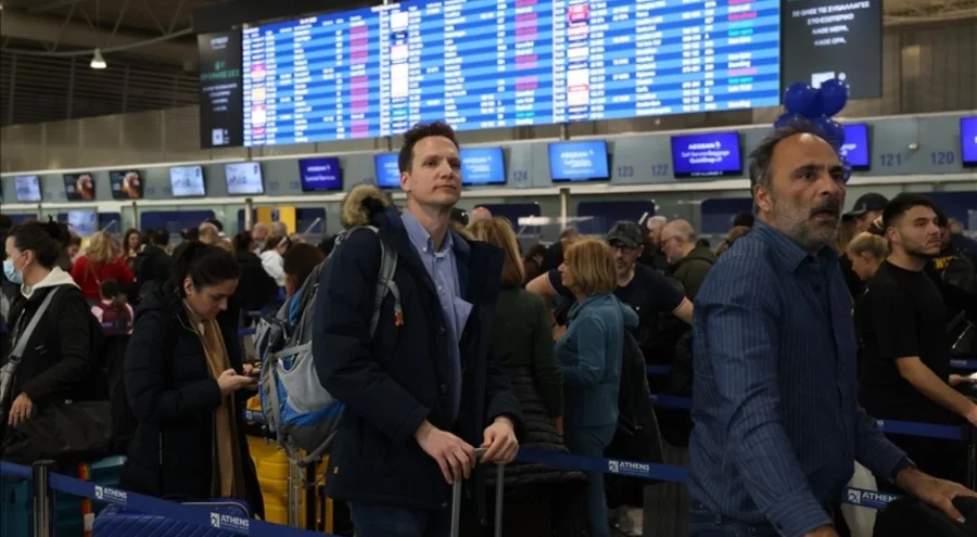 Yunanistan'da hava trafiğinde yaşanan aksamaya tepkiler sürüyor
