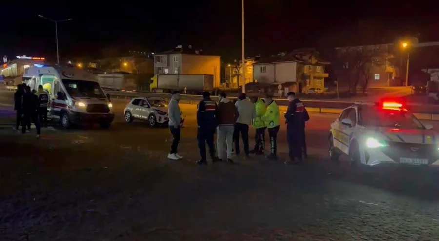 Bursa İnegöl'de otomobiller çarpıştı: 1'i çocuk 3 yaralı