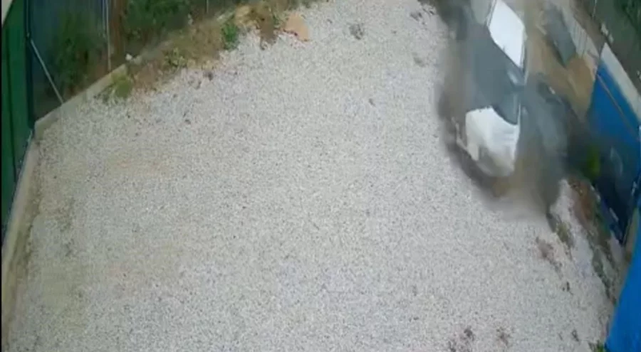 Bursa'da direksiyon hakimiyetini kaybeden sürücü ölümden böyle döndü