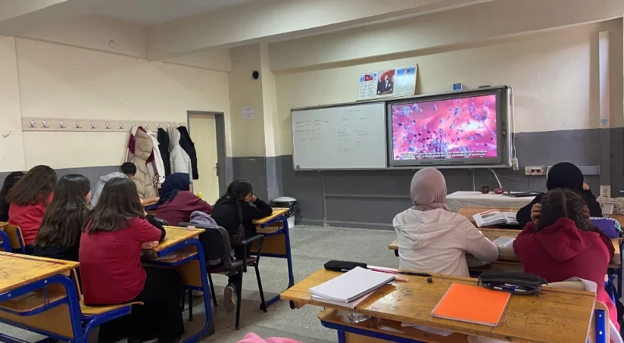 Bursa'da ortaokul öğrencilerine yönelik bilgilendirme yapıldı