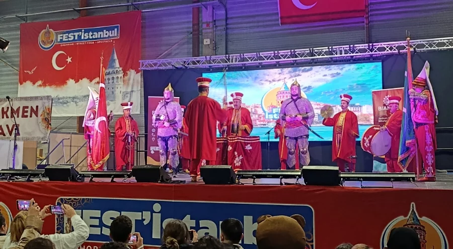 Bursa Mehter takımı Paris'te Bursa'yı ve Türkiye'yi başarıyla temsil etti