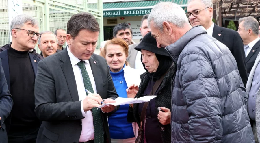Osmangazi Belediye Başkanı Erkan Aydın, vatandaşların talep ve önerilerini dinledi