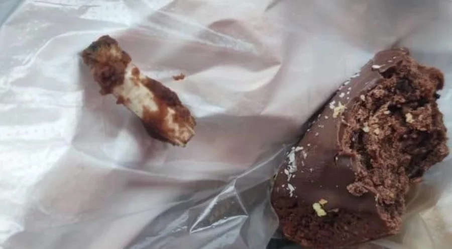 Kurabiyeden sigara izmariti çıktı