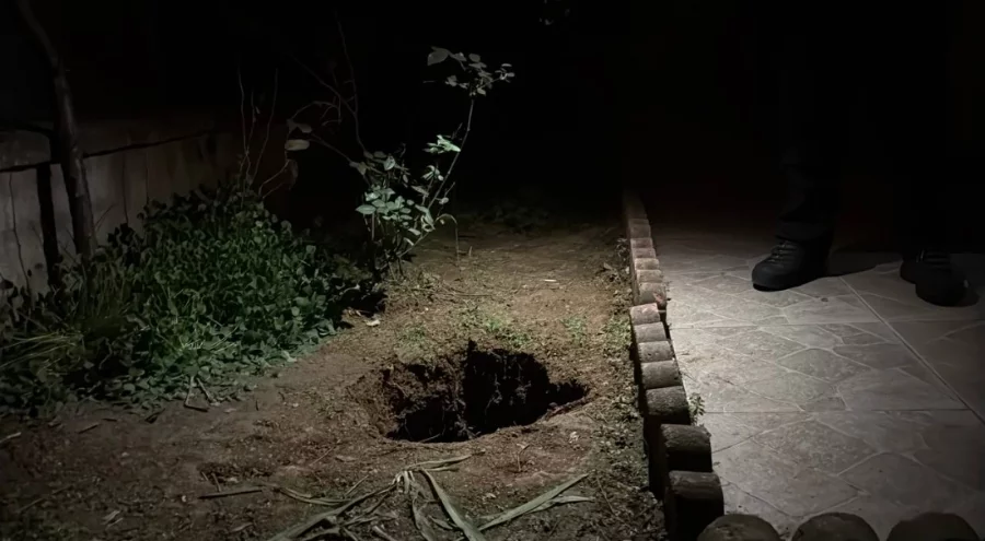 Kocaeli'de girişinde çukur oluşan 5 katlı bina boşaltıldı