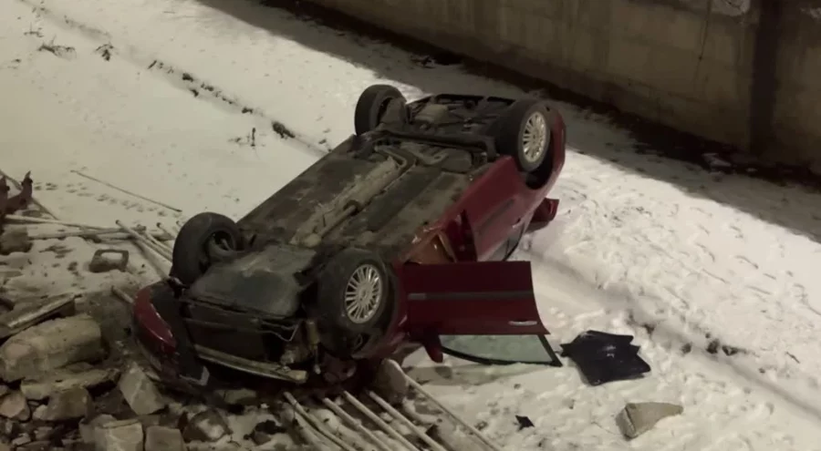 Kayseri'de kanala düşen otomobilin sürücüsü yaralandı