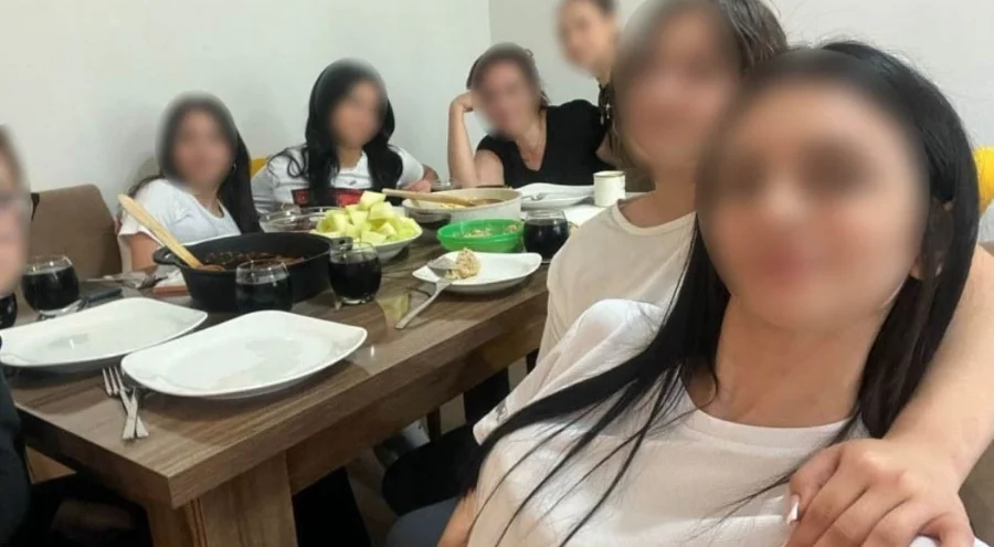 İzmir'de öğrencilerini evine götürüp temizlik yaptıran öğretmene soruşturma