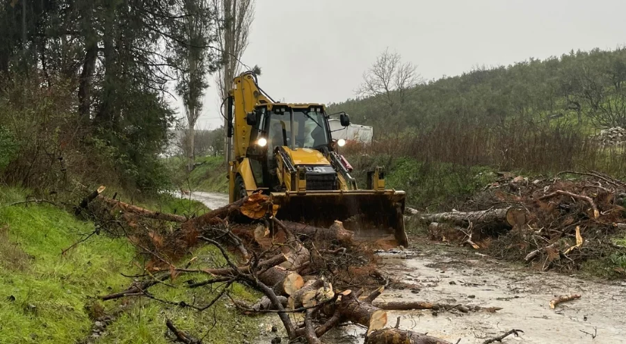 Osmangazi Belediyesi lodosa karşı hızlı ve etkin bir müdahale gerçekleştirdi
