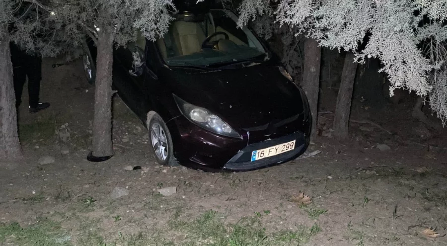 Bursa'da kazadan sonra panik yapan sürücü alışveriş merkezinin bahçesine uçtu