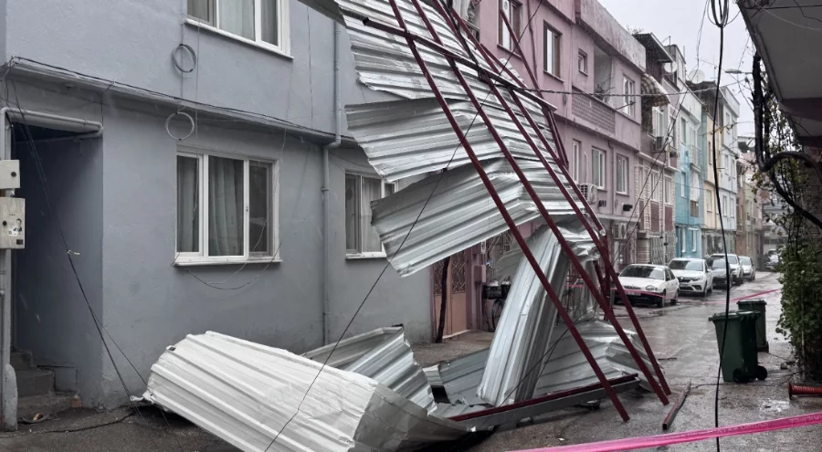 Bursa'da kuvvetli sağanak ve rüzgar etkili oluyor!