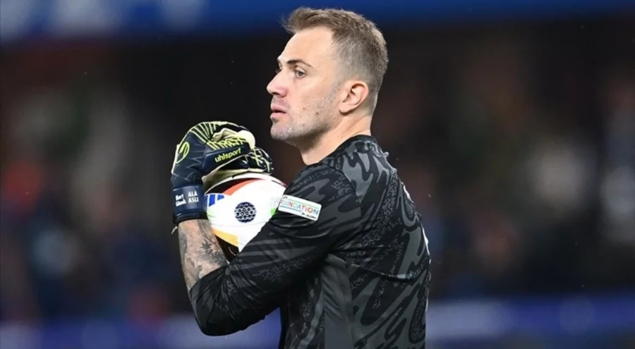 Milli kaleci Mert Günok yeniden Fenerbahçe'de