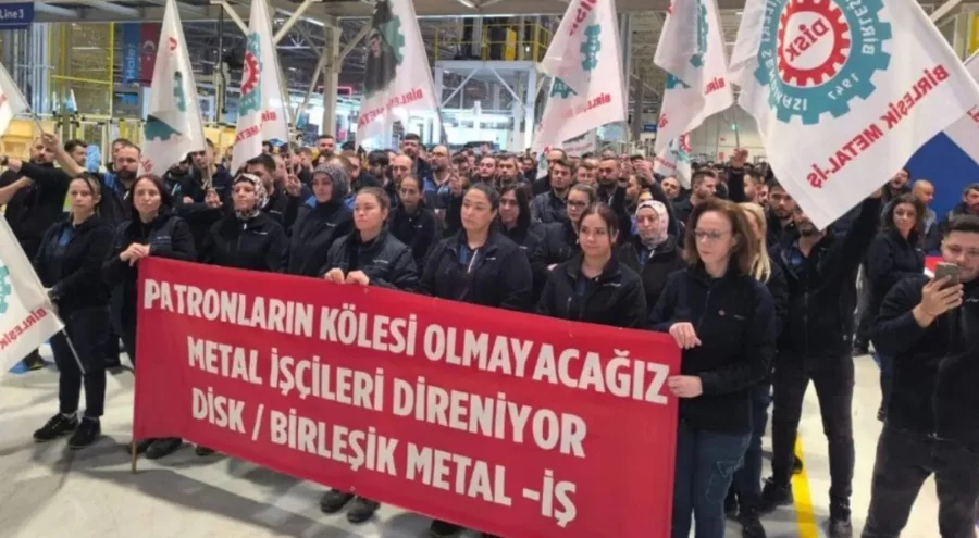 Metal işçilerinden 43 fabrikada bir saatlik iş bırakma eylemi