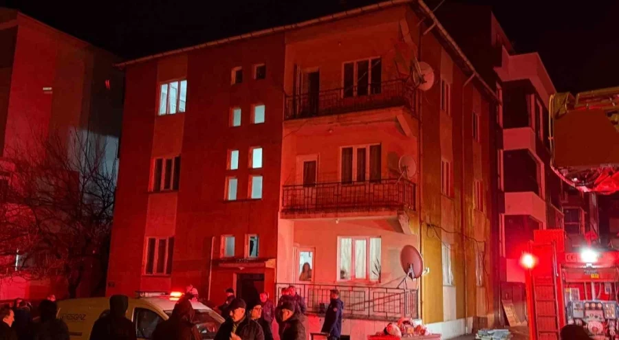 Eskişehir'de bunalıma giren genç evi yakmaya çalıştı