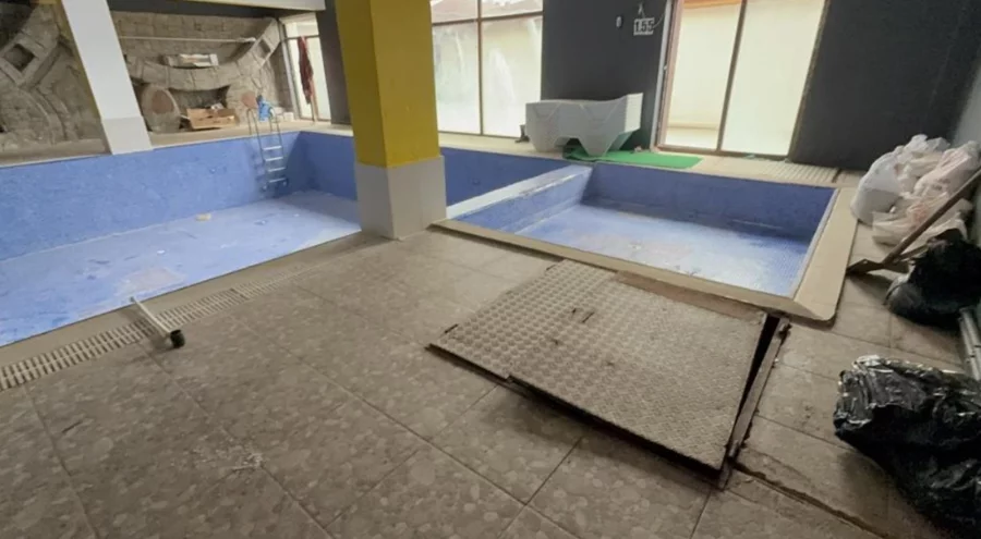 Yurt dışından gelen babasını öldürüp havuz deposuna gömdü