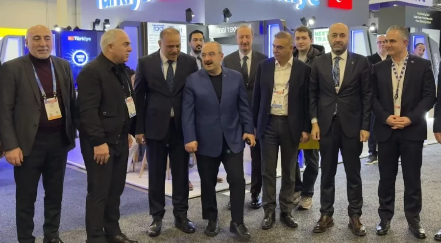 TBMM Sanayi Komisyonu Başkanı Varank'tan ABD'deki CES 2026'da Türk startupların stantlarına ziyaret