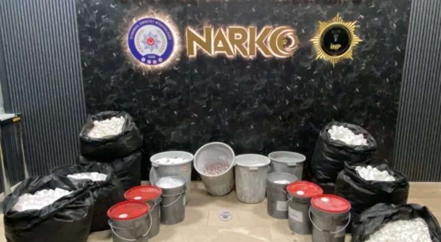 Bahçelievler'de 591 bin 250 adet sentetik ecza hapı ele geçirildi