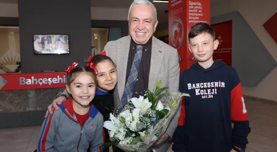 Minik öğrencinin daveti karşılıksız kalmadı! Nilüfer'de gülümseten ziyaret