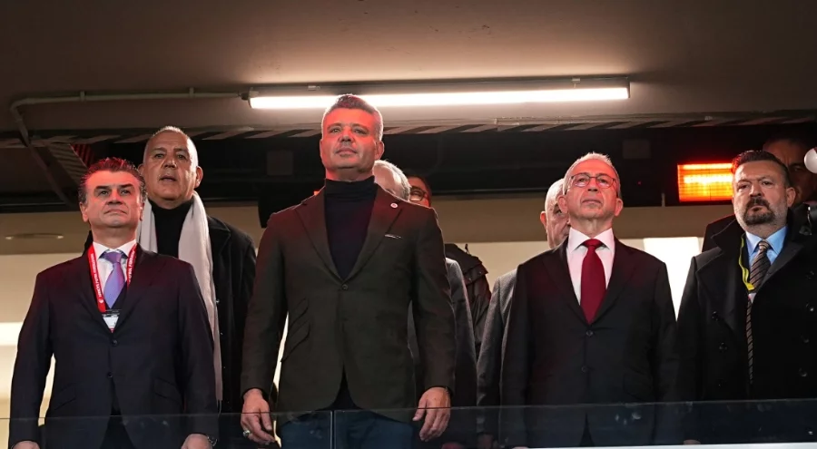 Sadettin Saran, Fenerbahçe'de ilk kupasını kazandı