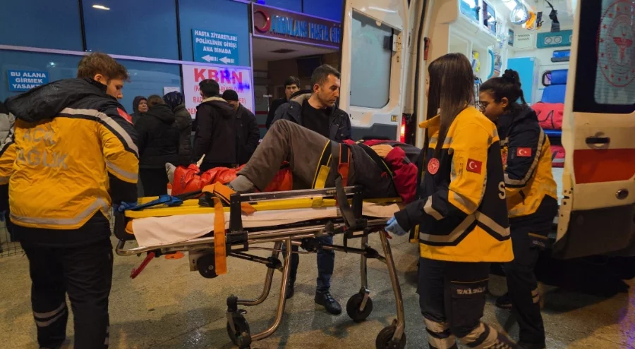 Bursa'da motosiklet yayaya çarptı: 2 yaralı