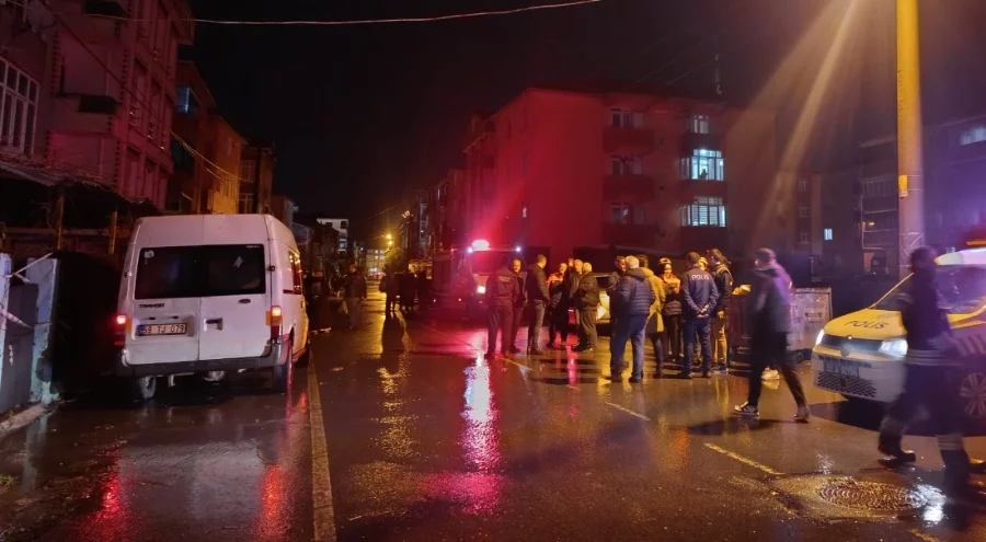 Tekirdağ'da toprak kayması nedeniyle 4 apartman tahliye edildi