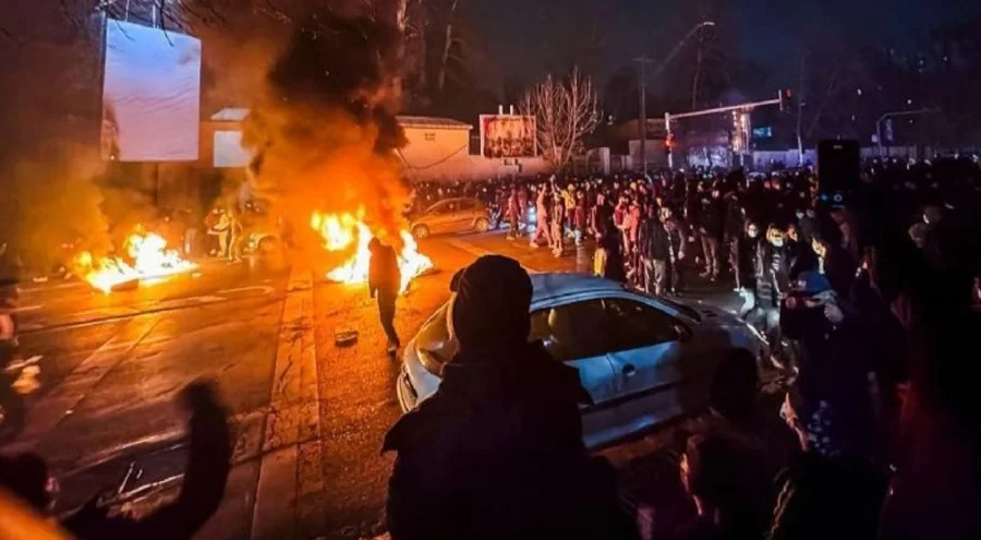 İran protestolarında sokağa çıkanlar "Tanrı düşmanı" kabul edilerek idam edilecek