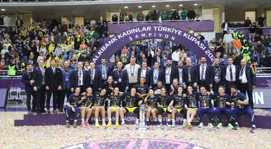 Basketbol Halkbank Kadınlar Türkiye Kupası'nın sahibi Fenerbahçe Opet oldu