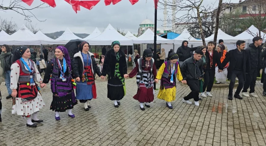 Mudanya'da Kalandar Şenliği yağmura rağmen kutlandı