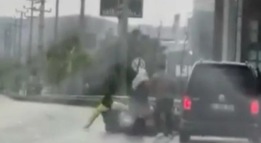 Bursa'da tartıştığı kuryeyi darbetti!