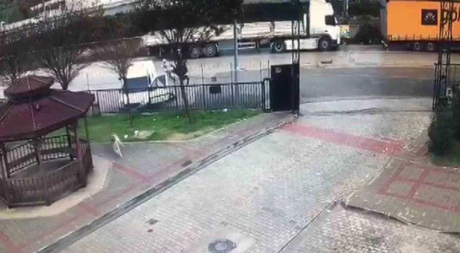 Adana'da silahlı saldırıya uğrayan baba yaralandı, oğlu hayatını kaybetti