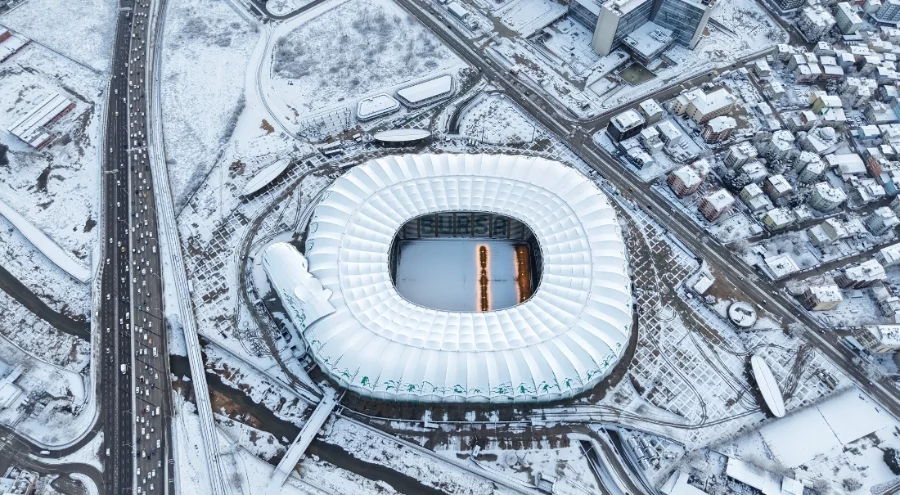 Karla kaplanan Timsah Arena Stadyumu hayran bıraktı