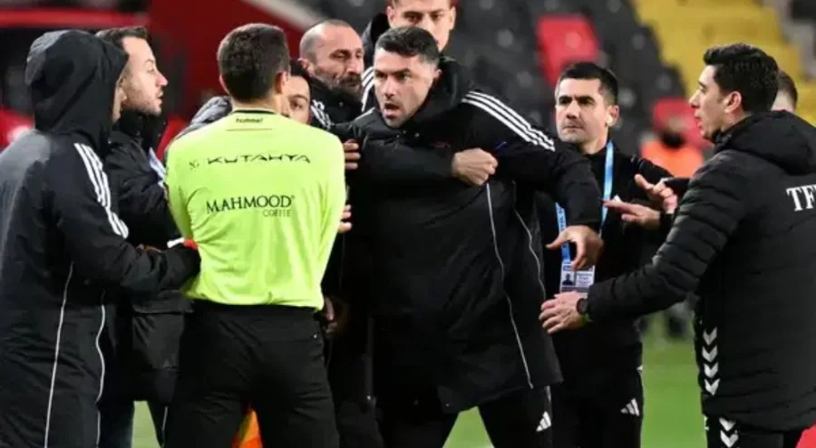 Burak Yılmaz'dan sert tepki: Hakemlerin üzerine yürüdü!