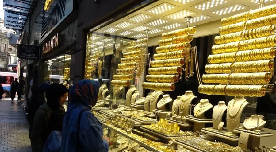 Altın ve gümüş yeni rekorun kıyısında