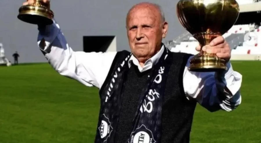 Eski milli futbolcu Ayfer Elmastaşoğlu hayatını kaybetti