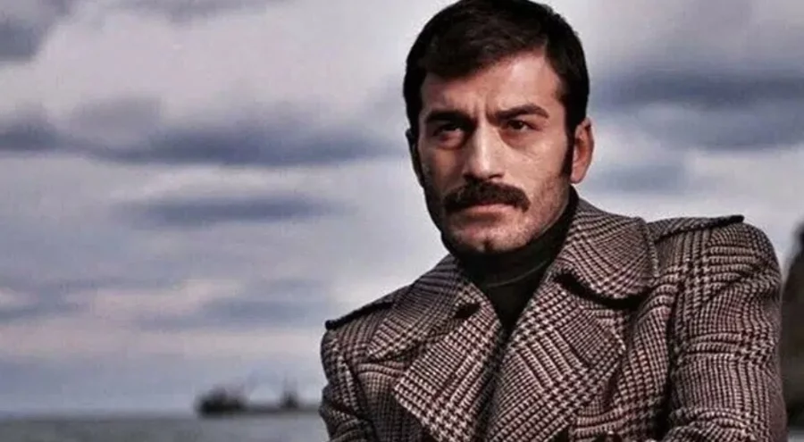 Oyuncu Ufuk Bayraktar 'yağma' suçlamasıyla hakim karşısında