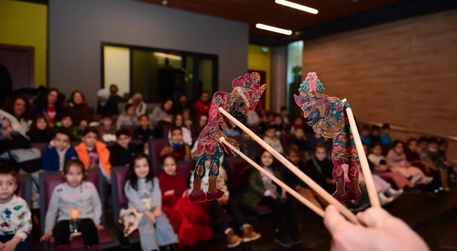 Osmangazi'de Karagöz oyunu, minik izleyicilerle buluştu