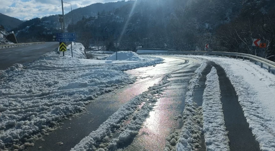 Osmangazi Belediyesi, karla mücadele faaliyetlerini aralıksız sürdürüyor