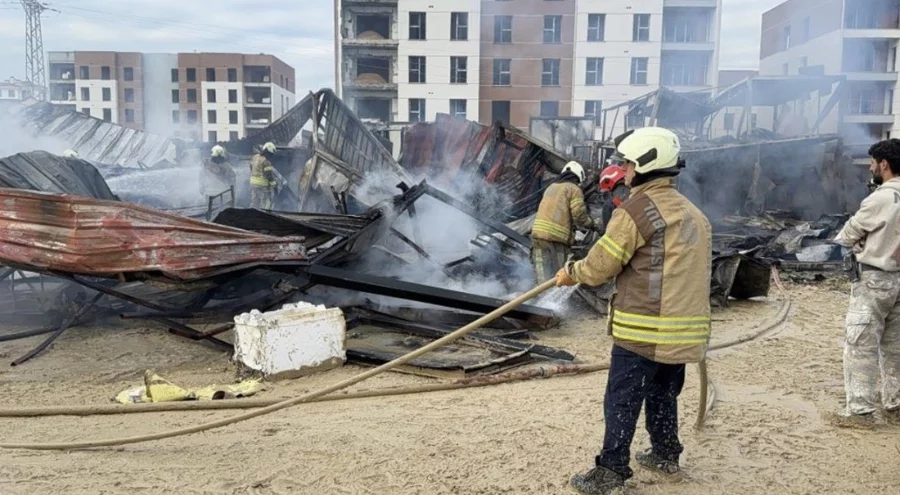 Şantiye konteynerlerinde yangın: Faciadan dönüldü!