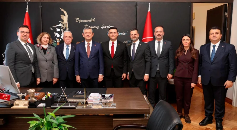 Nilüfer Belediyesi'nin yatırımlarına CHP Genel Başkanı Özgür Özel'den temel atma sözü