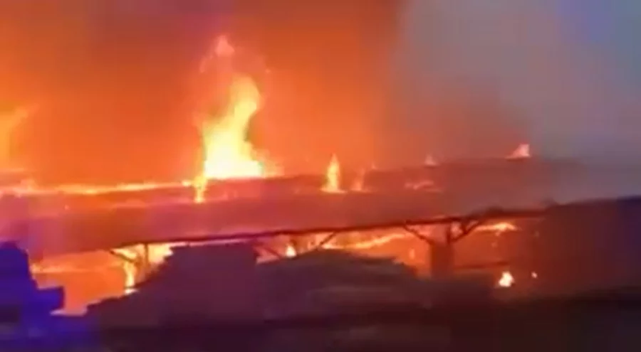 Bursa'da palet fabrikasında yangın! Siyah dumanlar kenti sardı