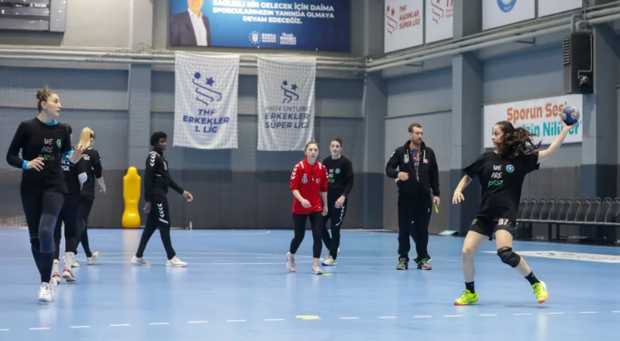 Bursa Büyükşehir Belediyespor Hentbol Takımı ligde ve Avrupa'da fırtına gibi esiyor