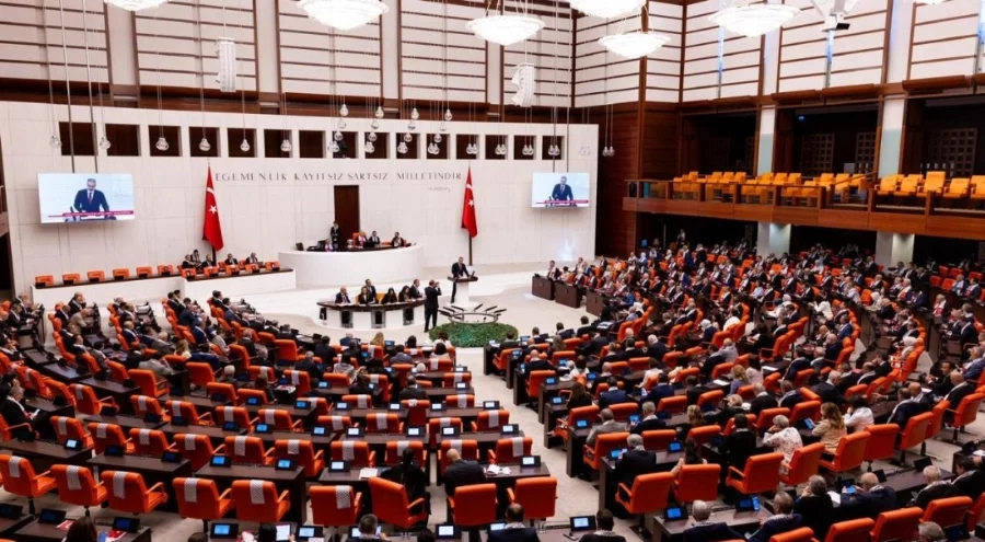 En düşük emekli aylığı Komisyon'da