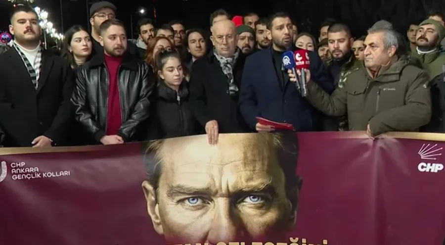 CHP'den MEB önünde "Öğrenci Gelişim Raporu"na tepki: Atatürk'ün adı öyle karnelerden silinerek un...