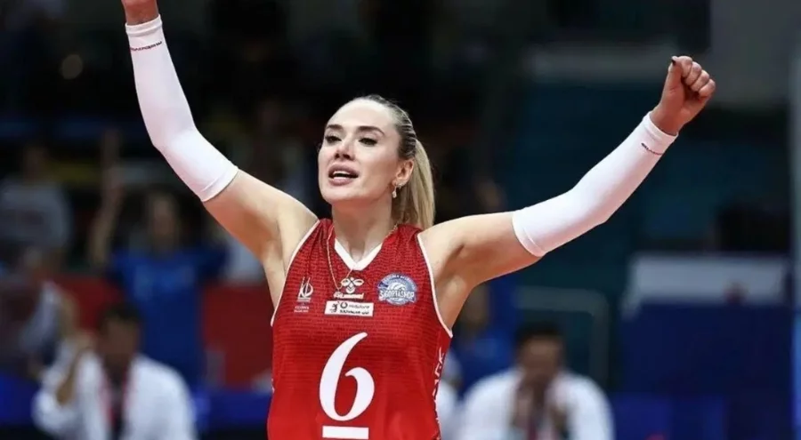 Voleybolcu Derya Çayırgan İBB soruşturması kapsamında gözaltına alındı