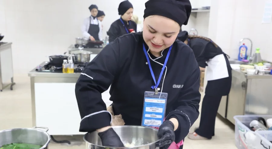Geleceğin şefleri Bursa'da "anne reçeteleri" ile yarıştı