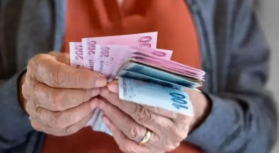 Emekli aylıklarına ilişkin düzenleme komisyonda kabul edildi