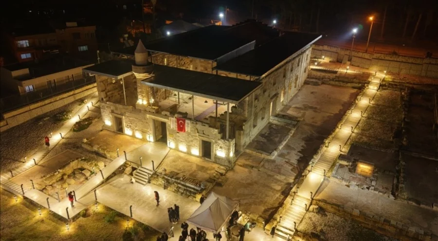 Osmaniye'de restorasyonu tamamlanan tarihi Ala Cami ibadete açıldı