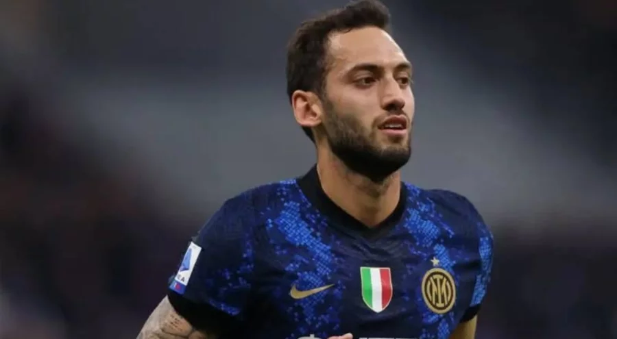 Hakan Çalhanoğlu'ndan Galatasaray'a kötü haber